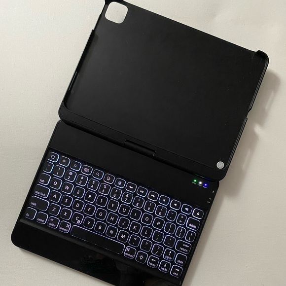 “magic” keyboard for iPad - Picture 2 of 3